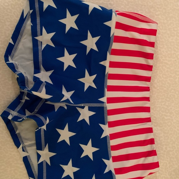 FLEO SHORTS HIGH RISE - Picture 1 of 3